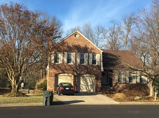 17 Carrollton Rd, Sterling, VA 20165