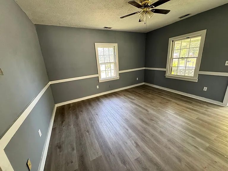 215 Triangle Pl — Photo 2