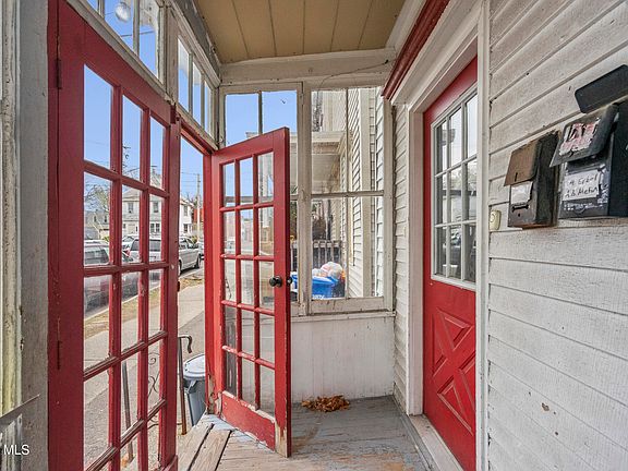 4th image of 40 Cortland Place