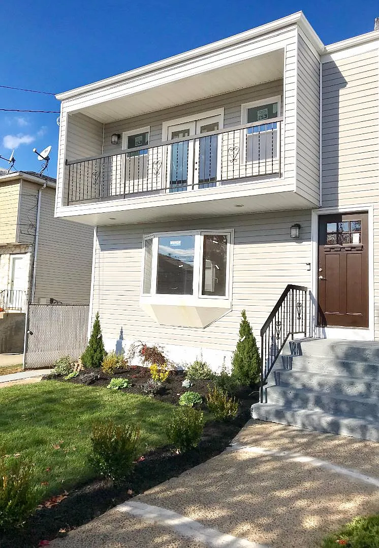 1193 Rockland Ave photo 1