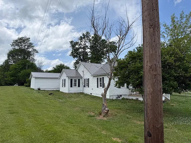 3 bed, 1837 sqft, $1,800 — Photo 2