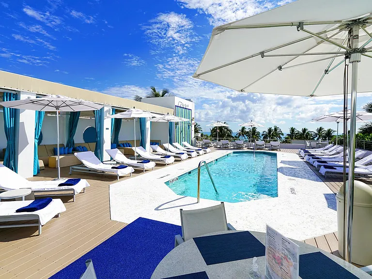 Ocean Dr — Photo 83