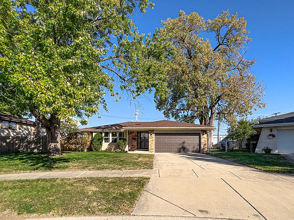 2nd image of 860 E 150th Pl