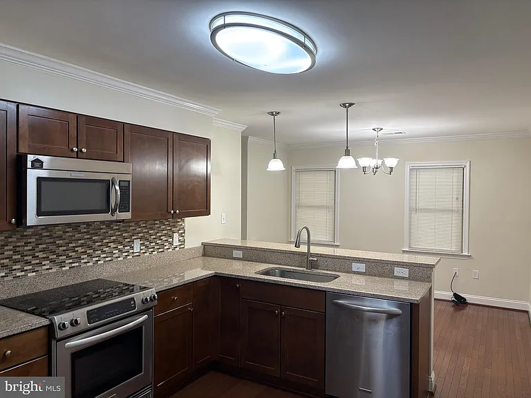 7805 Coddle Harbor Ln #10 — Photo 8