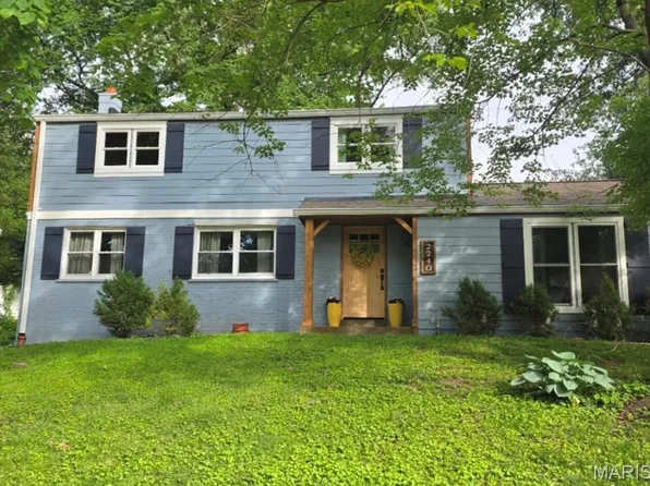 2240 Ferncliff Ln, Saint Louis, MO 63122