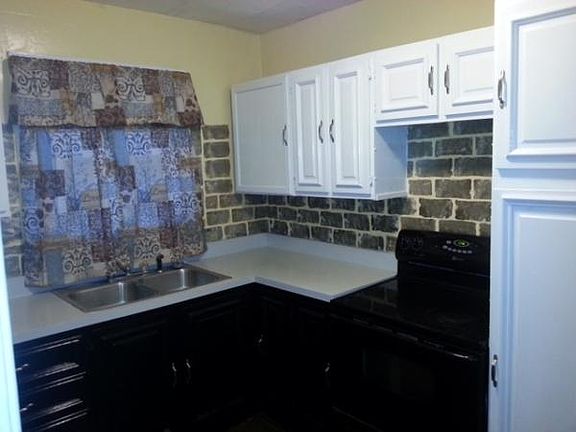 3rd image of 3552 Myra St