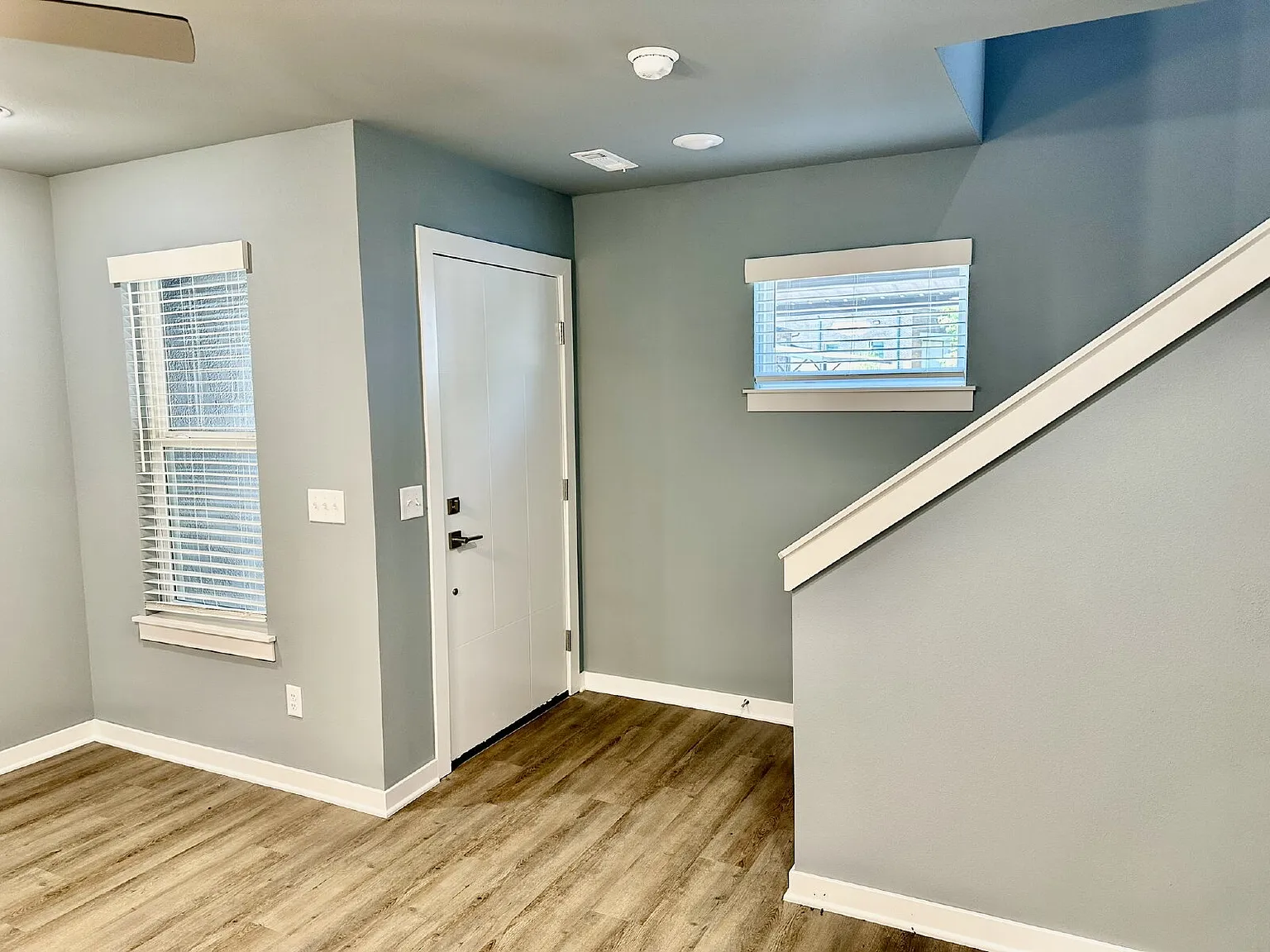 2 bed, 2.5 bath, 1174 sqft, $1,400 — Photo 3