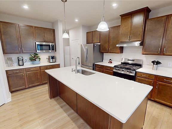 3rd image of 22522 Trillium Ct