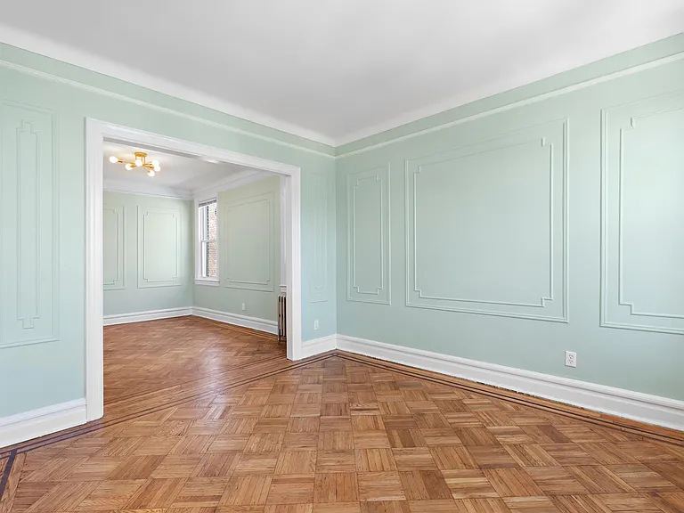 37 Saint Pauls Ave #2 — Photo 2