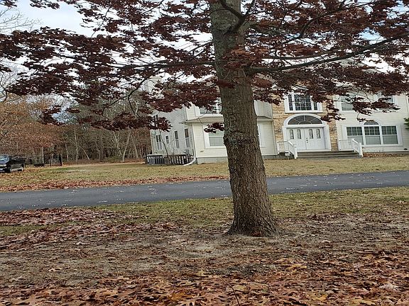 3rd image of 25 Holmes Ave
