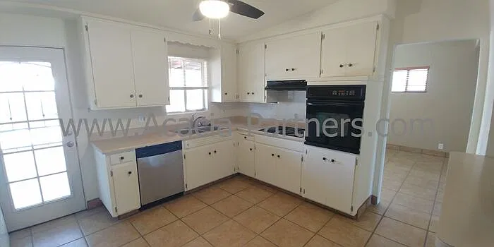 3 bed, 2.0 bath, 1662 sqft, $1,750 — Photo 4