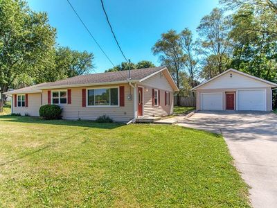 2107 E 38th St, Des Moines, IA, 50317