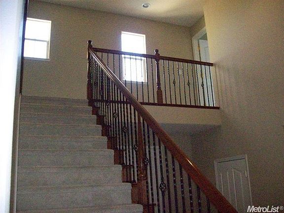 3rd image of 1057 Silverton Cir