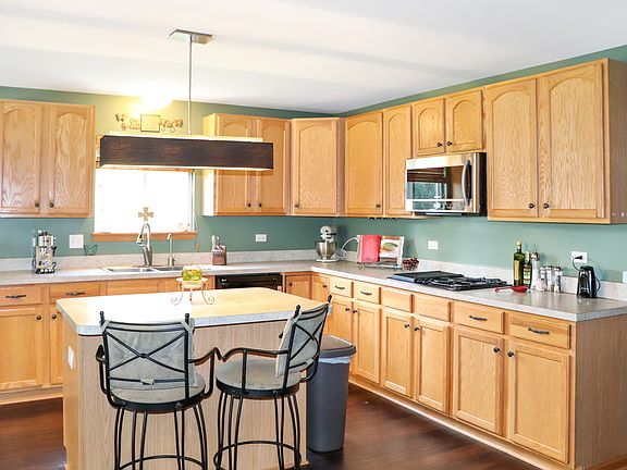4th image of 1011 Butterfield Cir W