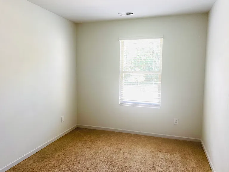 533 Hobkirks Pl — Photo 9