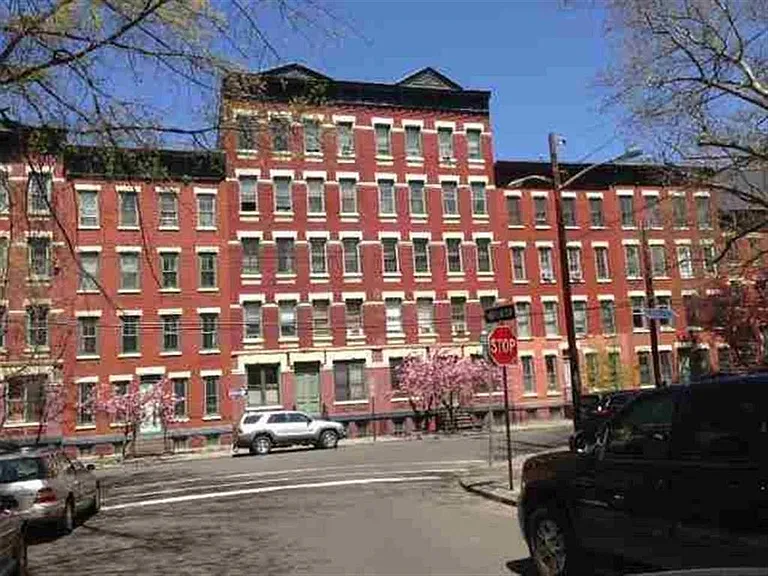 264 9th St #4D — Photo 1