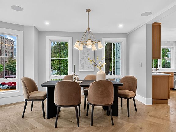 4th image of 21 Cottage Park Ave