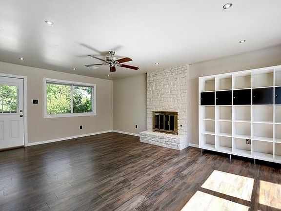 3rd image of 7810 Evaline Ln