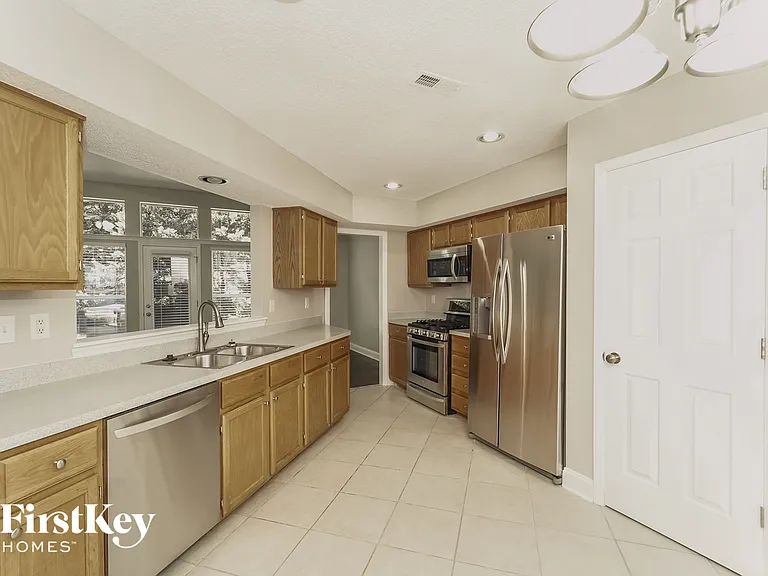 9319 Lake Spring Ave — Photo 6