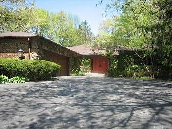 2nd image of 945 Stonegate Dr