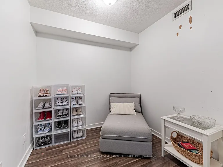 1235 Bayly St #907 — Photo 7