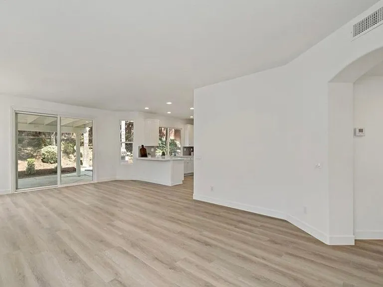 42012 Dahlia Way — Photo 4