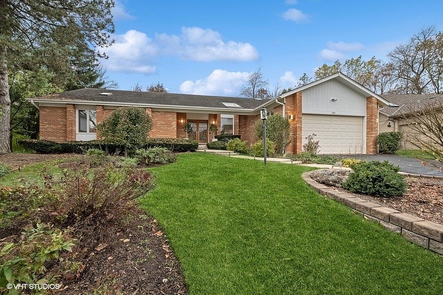 1st image of 140 Oakmont Dr