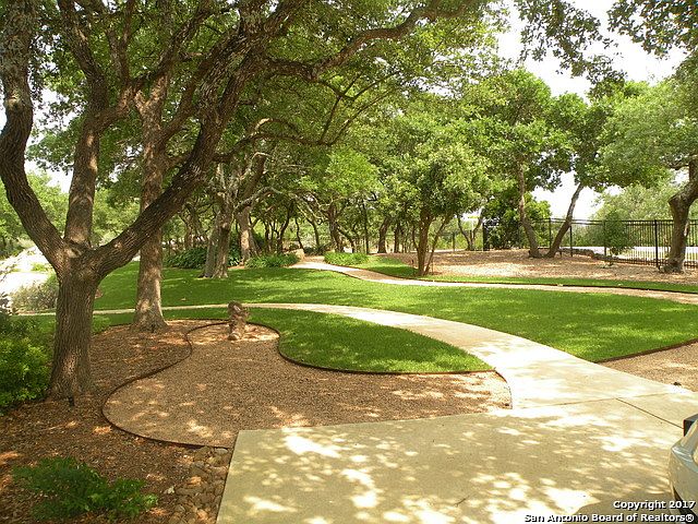 2nd image of 115 Los Colinas
