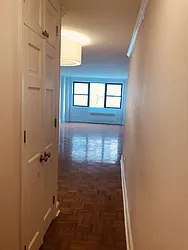 Rented by Metropolis Real Estate of Manhattan
