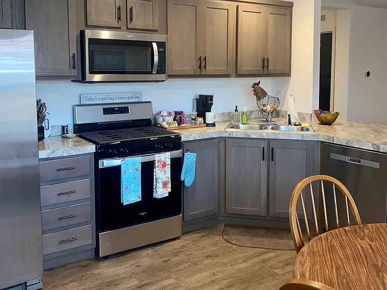 724 E Burkitt St #B — Photo 3