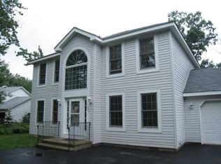 980 Hazelnut Ct, Long Pond, PA