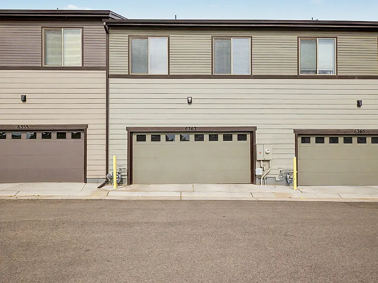 6363 Nelson St — Photo 70