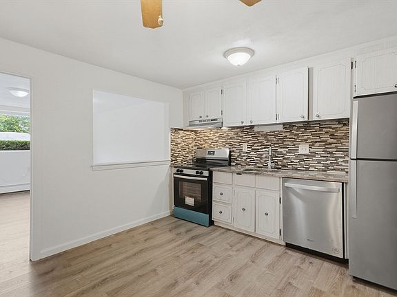 2nd image of 924 Main St APT 12