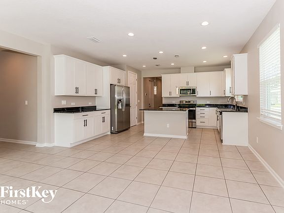 4th image of 6389 Blakely Dr