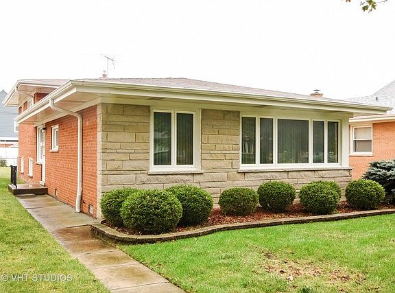 2nd image of 7149 N Ozark Ave