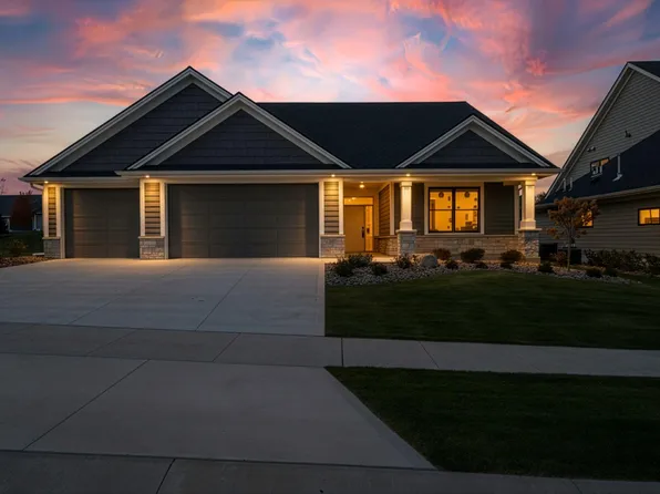 2657 Scenic Point Dr SW, Rochester, MN 55902