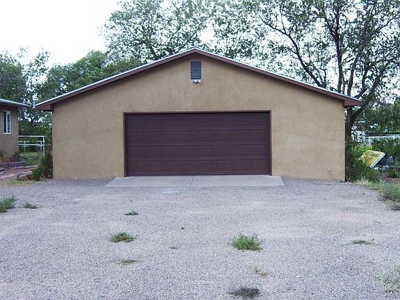 1100 Square Foot Garage