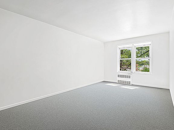 4th image of 66-92 Selfridge St #4H
