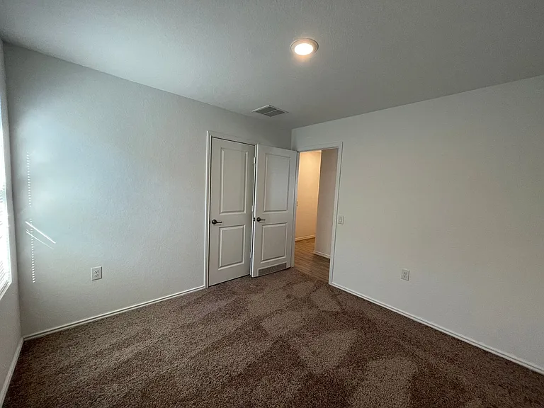 1019 Magrum Way — Photo 13