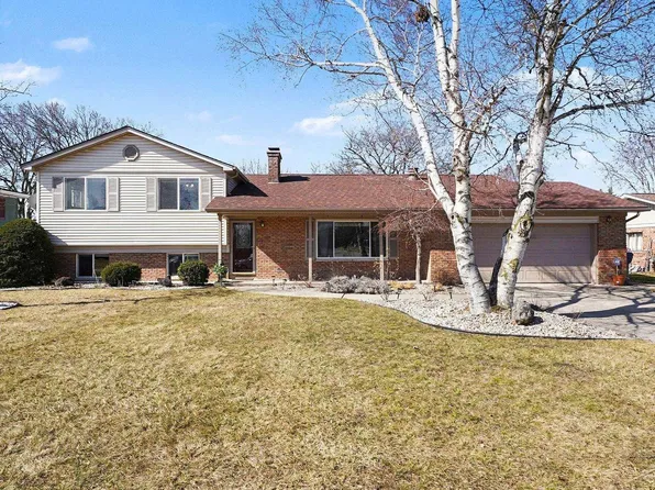 1401 Fromm Dr, Saginaw, MI 48638