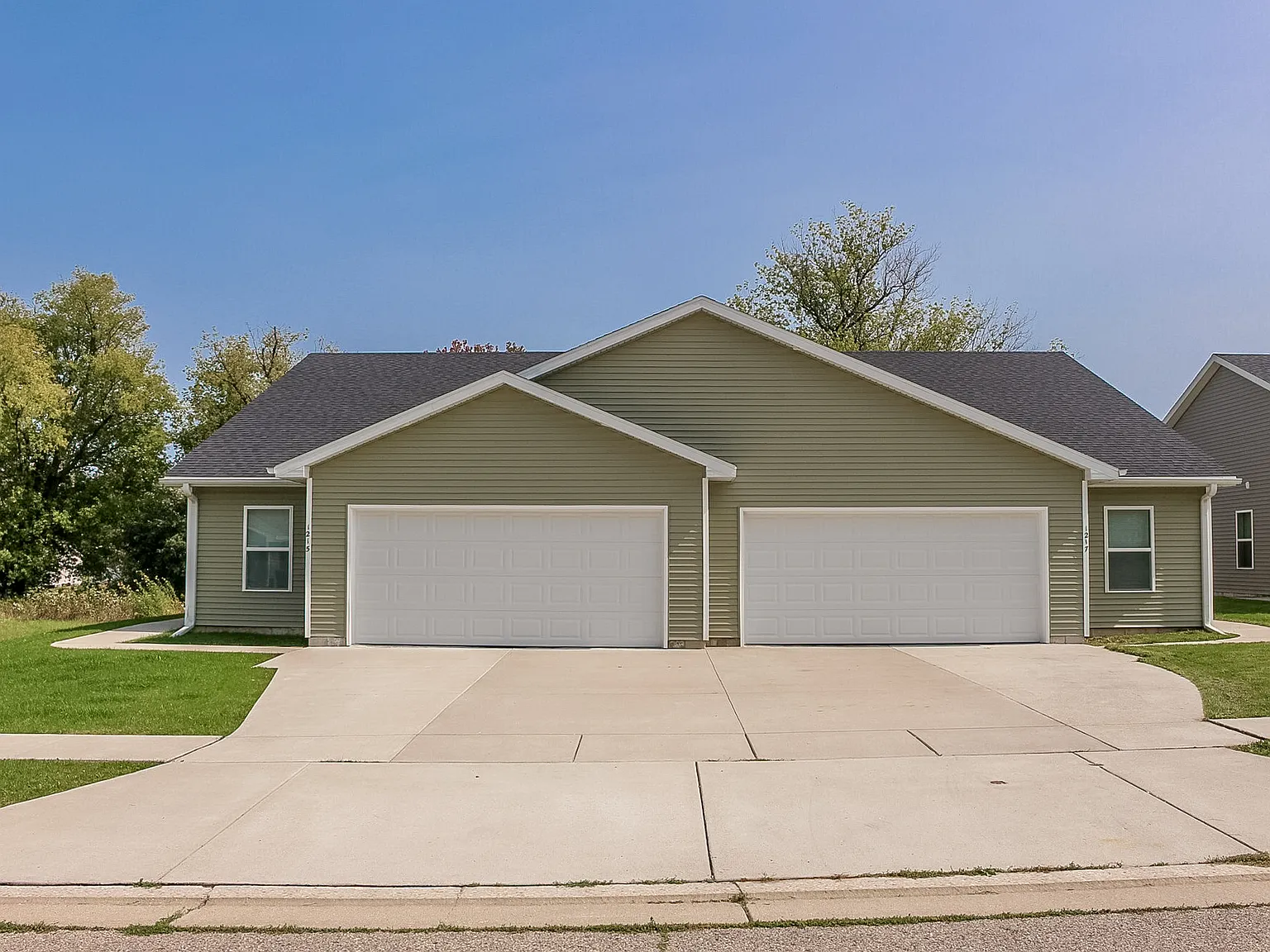 1223 Salem Drive - 1 — Photo 1