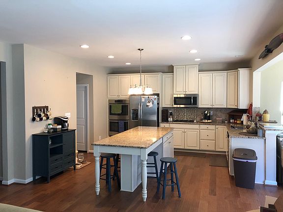 5th image of 6823 Lake Anne Ct