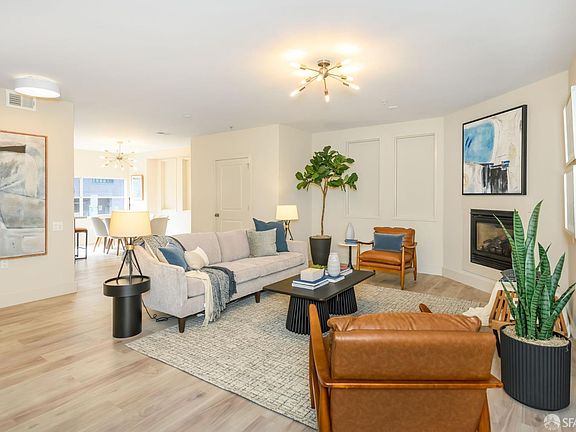 5th image of 638 19th St Unit 8