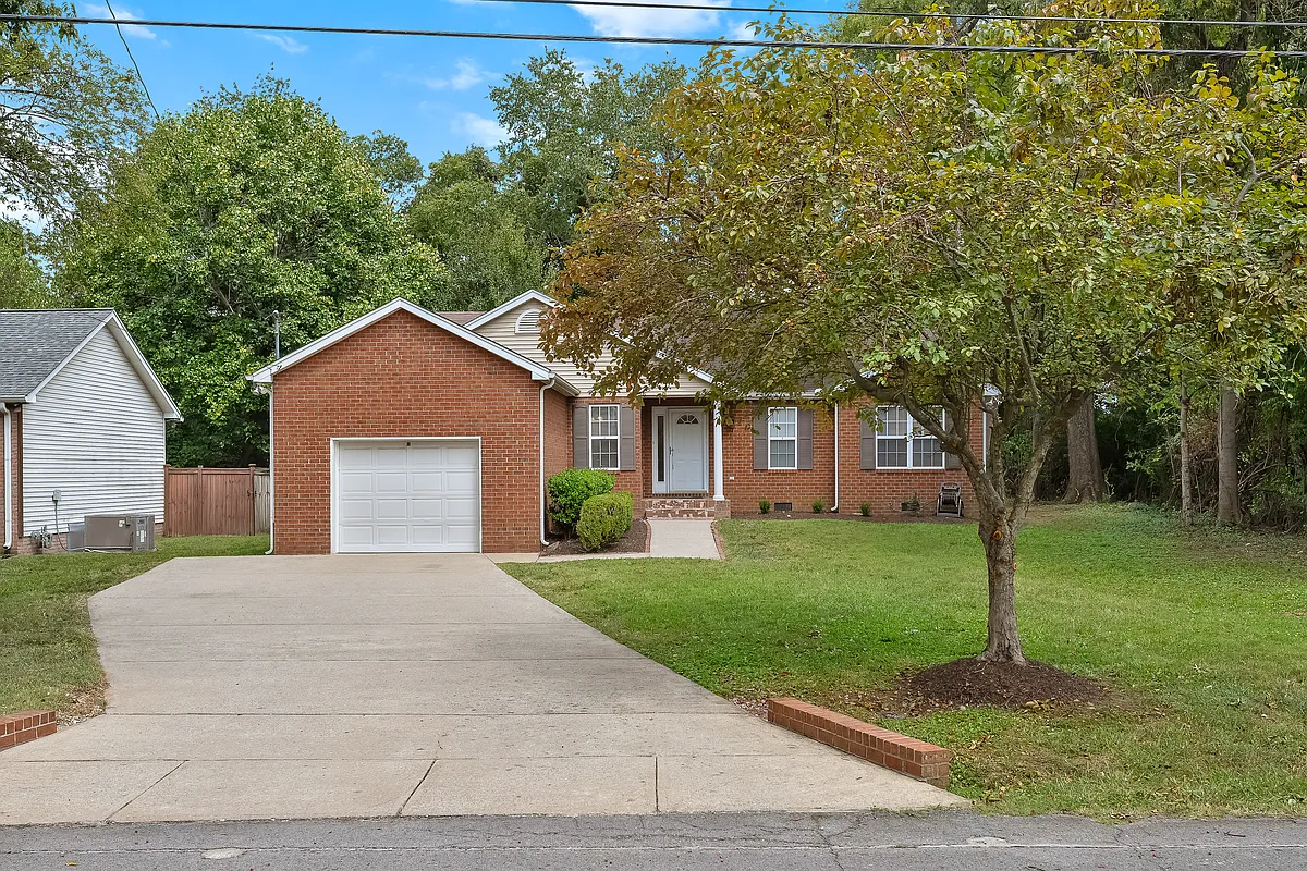 Front of house - 2920 Vaulx Ln