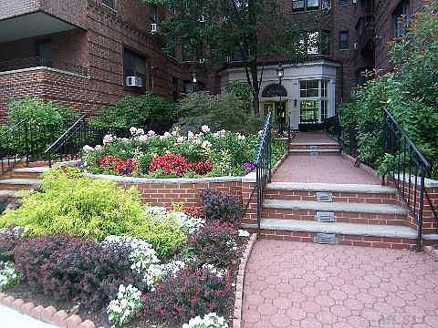 2nd image of 6940 Yellowstone Blvd APT 203