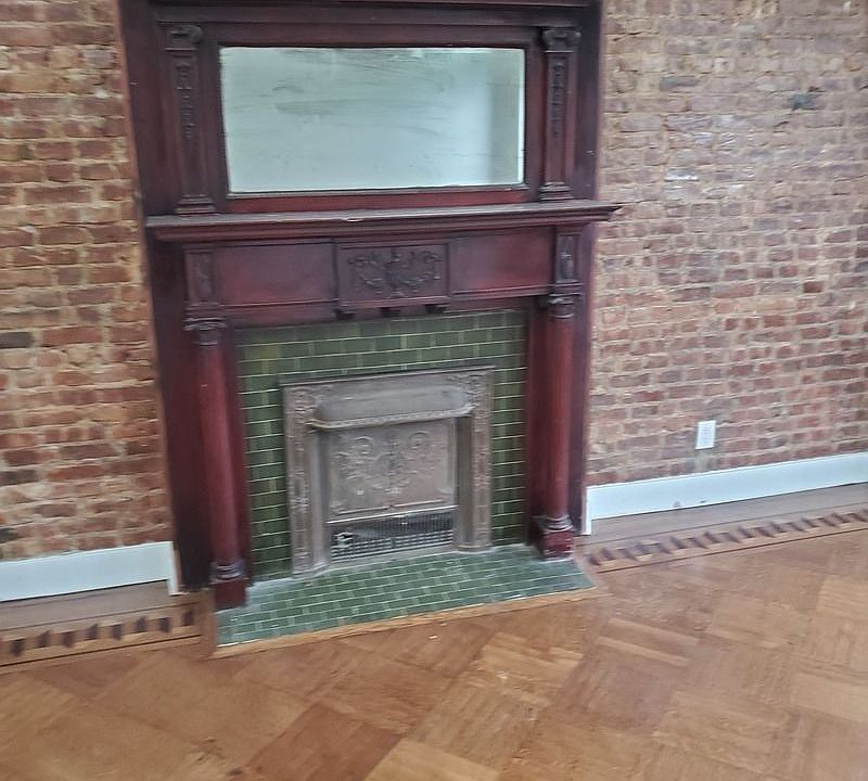 1st image of 16 Windsor Pl #2