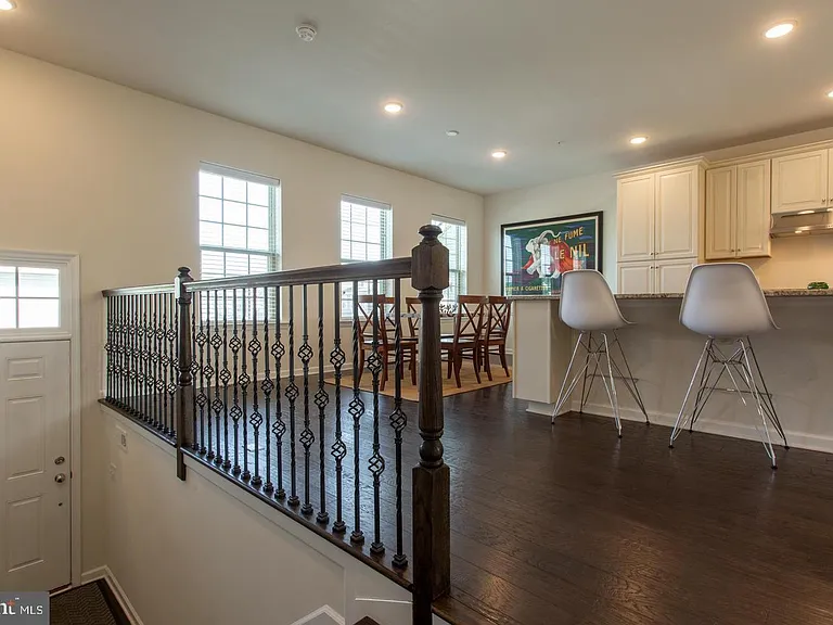 121 Locks Farm Ln — Photo 2