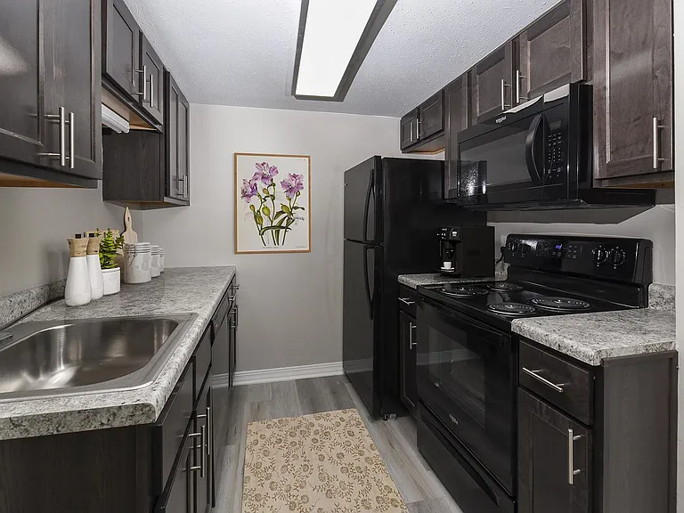 The George Apartment Homes — Photo 29