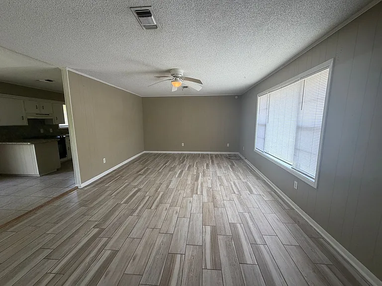 494 Elder Dr — Photo 2