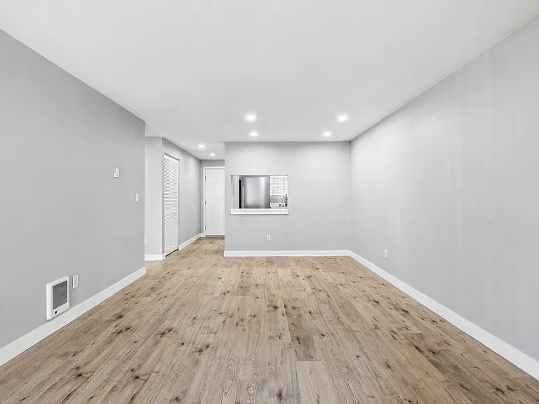 3408 I St NE #L103 — Photo 6
